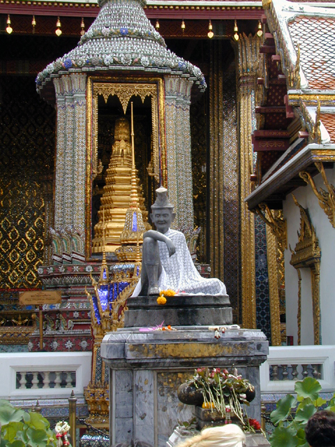 Wat Phra Kaeo (Temple of the Emerald Buddha) 5