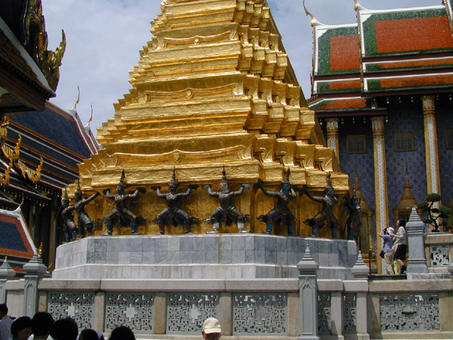 Wat Phra Kaeo (Temple of the Emerald Buddha) 20