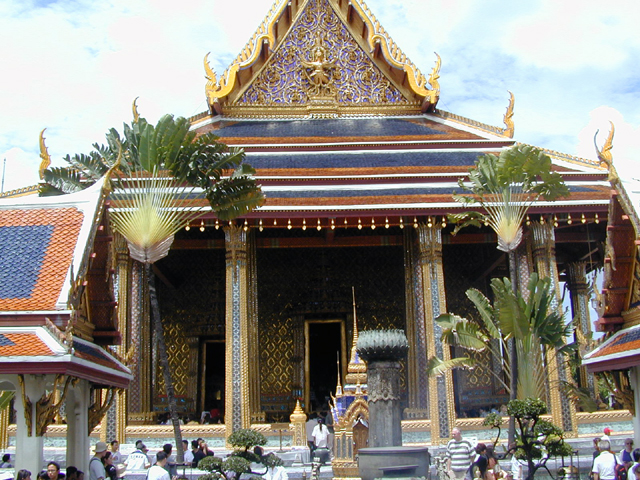 Wat Phra Kaeo (Temple of the Emerald Buddha) 21