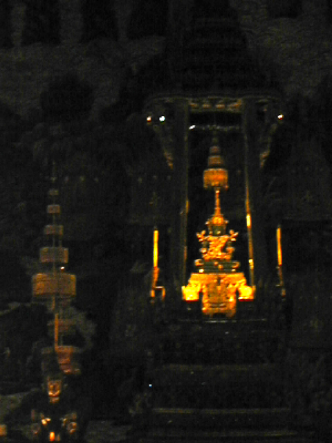 Wat Phra Kaeo (Temple of the Emerald Buddha) 23