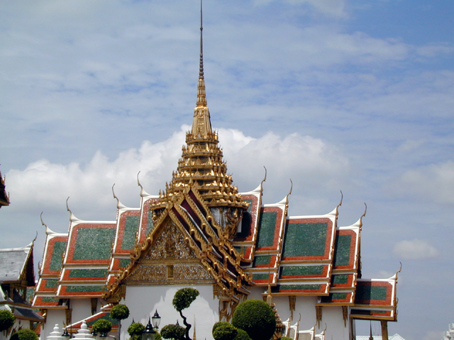 Wat Phra Kaeo (Temple of the Emerald Buddha) 27